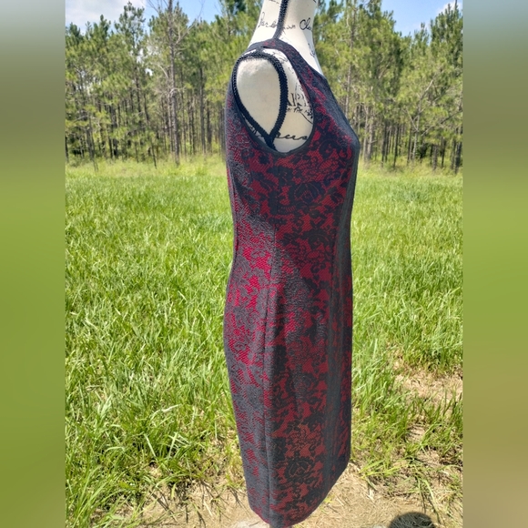 Dress - Picture 2 of 4